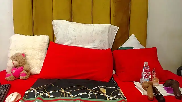 RoundaAssx22 online show from February 20, 8:53 pm