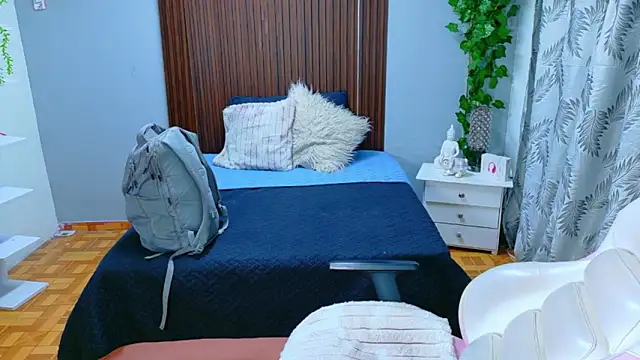 kataleya 29 online show from April 11, 8:02 pm