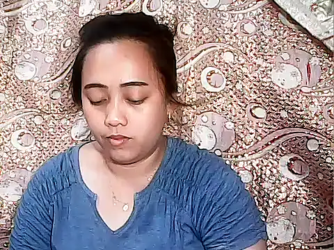 Snapshot of Pinay_Chubby20 chatting on January 16, 1:42 am Pinay Chubby20 online show from January 16, 1:42 am