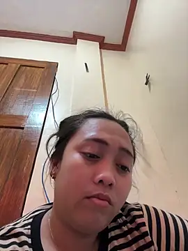 Snapshot of Pinay_Chubby20 chatting on February 3, 6:40 am Pinay Chubby20 online show from February 3, 6:40 am