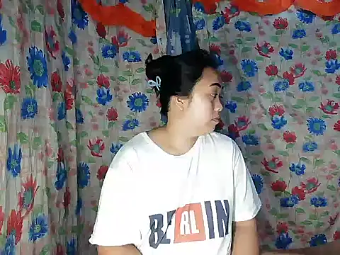 Snapshot of Pinay_Chubby20 chatting on February 4, 8:25 pm Pinay Chubby20 online show from February 4, 8:25 pm