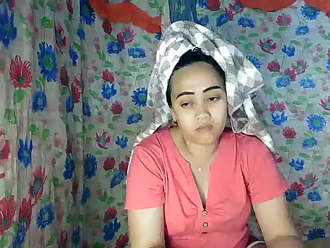 Snapshot of Pinay_Chubby20 chatting on February 5, 9:14 am Pinay Chubby20 online show from February 5, 9:14 am