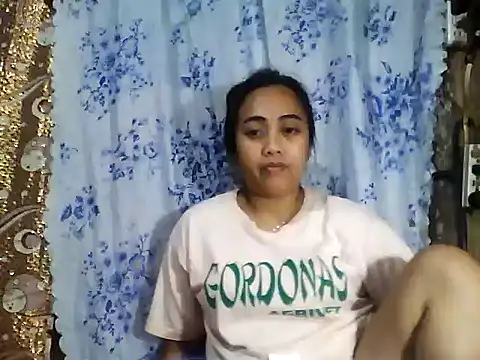 Snapshot of Pinay_Chubby20 chatting on February 6, 9:29 pm Pinay Chubby20 online show from February 6, 9:29 pm