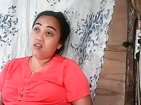 Snapshot of Pinay_Chubby20 chatting on February 10, 12:20 pm Pinay Chubby20 online show from February 10, 12:20 pm