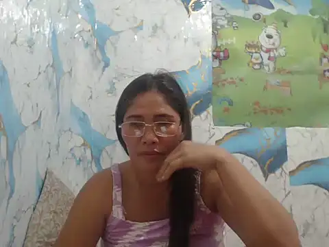 Snapshot of Juicy_69xx chatting on May 1, 2:43 pm Juicy 69xx online show from May 1, 2:43 pm
