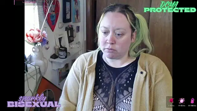 Snapshot of sparklybisexual chatting on March 2, 7:32 pm sparklybisexual online show from March 2, 7:32 pm