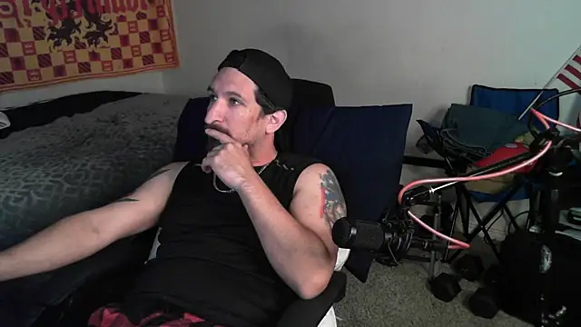 Snapshot of DevilPup75_ chatting on October 26, 5:02 am DevilPup75 online show from October 26, 5:02 am