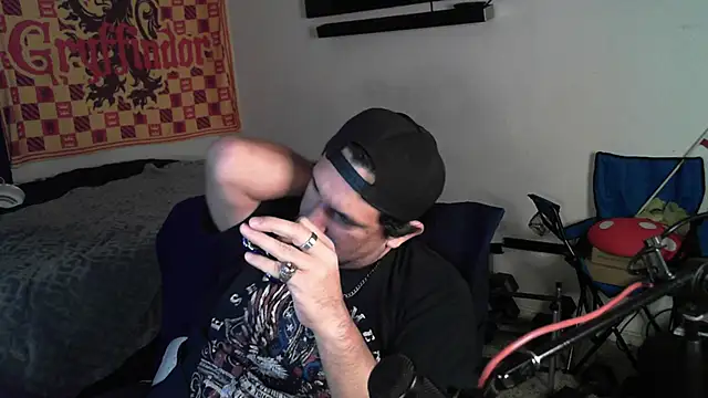 Snapshot of DevilPup75_ chatting on October 27, 4:27 am DevilPup75 online show from October 27, 4:27 am