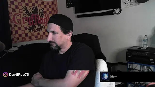 Snapshot of DevilPup75_ chatting on November 28, 11:24 am DevilPup75 online show from November 28, 11:24 am