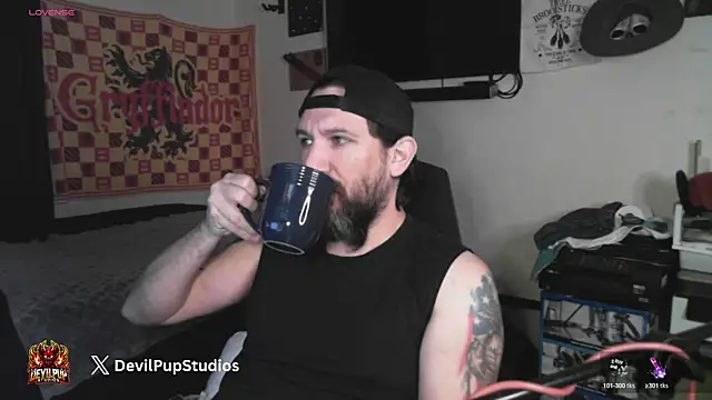 Snapshot of DevilPup75_ chatting on February 12, 6:52 am DevilPup75 online show from February 12, 6:52 am