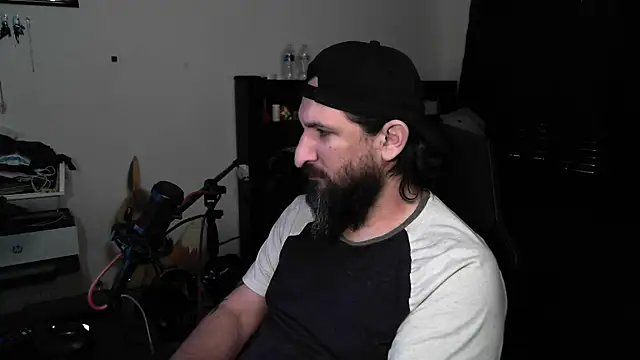 DevilPup75  online show from May 15, 8:38 pm