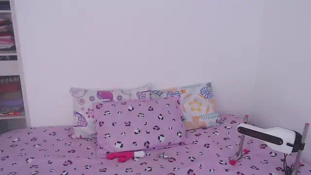 Tiiana online show from April 17, 3:37 pm