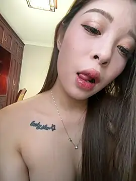 tuanzi125216 online show from January 9, 7:00 am