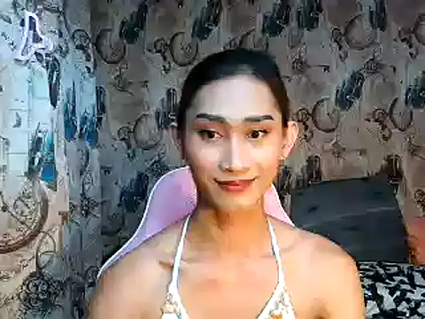 Snapshot of youarea_dreamer chatting on December 18, 4:02 pm youarea dreamer online show from December 18, 4:02 pm