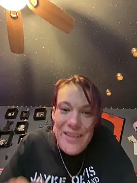 bratlipss online show from March 8, 6:28 am