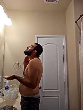 Snapshot of Lb228w chatting on October 30, 2:24 am Lb228w online show from October 30, 2:24 am