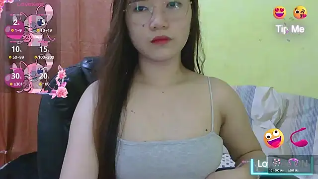 Snapshot of HornyAsian4uxx chatting on July 25, 10:24 am HornyAsian4uxx online show from July 25, 10:24 am