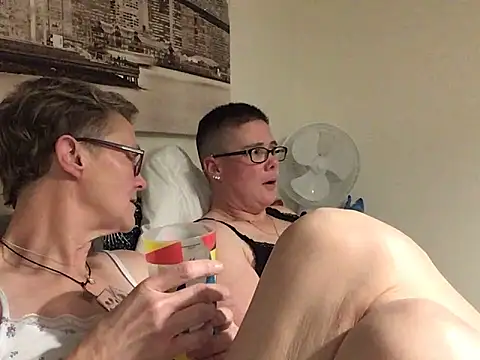 Curvy-Jinx online show from February 7, 9:29 pm