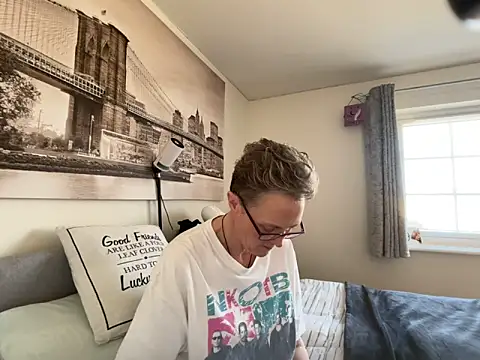 Curvy-Jinx online show from March 18, 12:19 pm