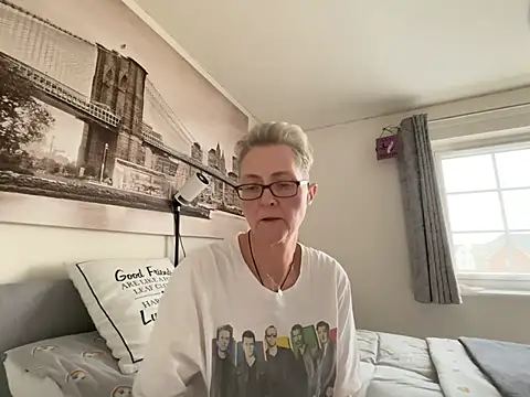 Curvy-Jinx online show from April 10, 7:24 am