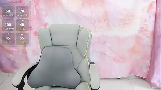 Snapshot of Crush-7ii chatting on February 26, 2:43 am Crush-7ii online show from February 26, 2:43 am