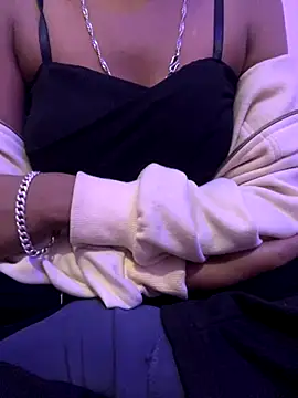 sakshi5533 online show from December 4, 5:10 pm