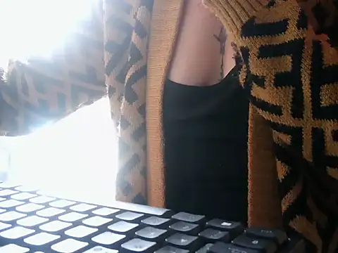 Snapshot of muscle_mommyy chatting on September 9, 4:50 pm muscle mommyy online show from September 9, 4:50 pm