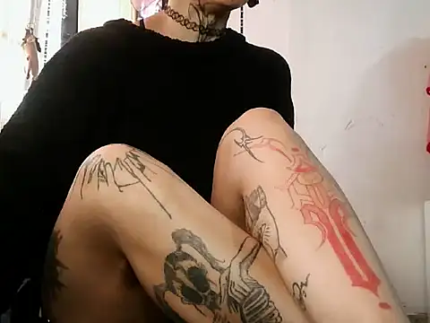 Snapshot of muscle_mommyy chatting on September 16, 8:32 pm muscle mommyy online show from September 16, 8:32 pm