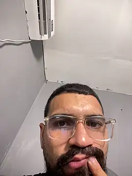 vincentjaxon online show from April 5, 5:10 pm