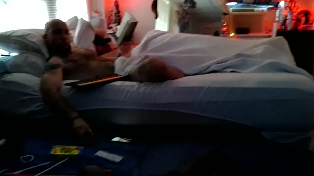 Luv2SuckBWC92 online show from October 10, 7:46 pm