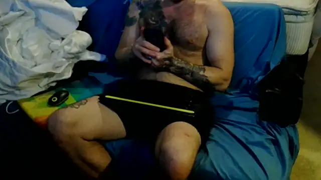 Luv2SuckBWC92 online show from October 14, 6:47 am