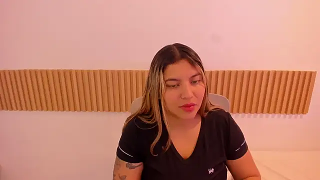 OliviaSweett online show from July 8, 6:45 pm