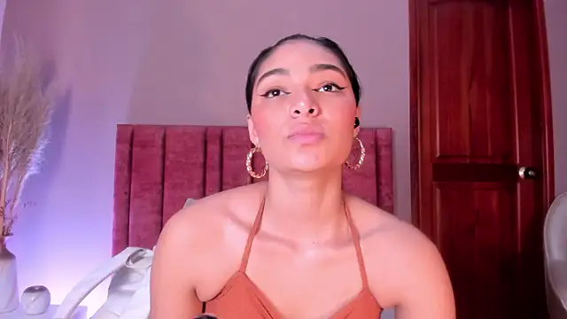 LunaAspen  online show from February 4, 6:03 pm