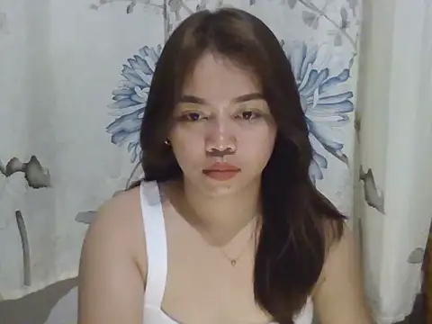 Snapshot of tinka_bella chatting on July 4, 4:13 pm tinka bella online show from July 4, 4:13 pm