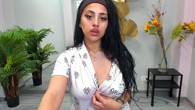 Cupcake Izzy online show from May 24, 7:08 pm