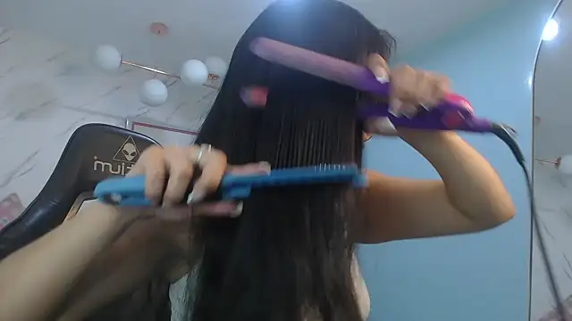 Snapshot of victoria_hernandez_t_ chatting on April 21, 12:55 pm victoria hernandez t online show from April 21, 12:55 pm
