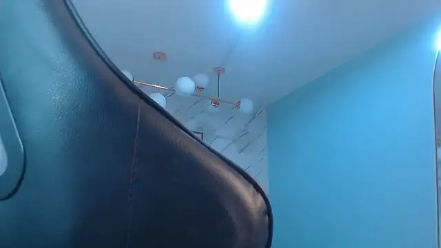 Snapshot of victoria_hernandez_t_ chatting on April 22, 1:01 pm victoria hernandez t online show from April 22, 1:01 pm