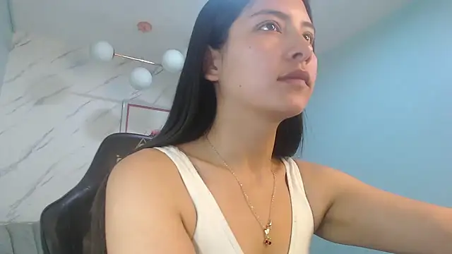 Snapshot of victoria_hernandez_t_ chatting on July 10, 1:36 pm victoria hernandez t online show from July 10, 1:36 pm