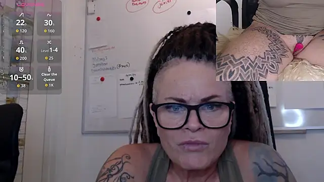 Snapshot of DarkDomina chatting on January 12, 2:44 pm DarkDomina online show from January 12, 2:44 pm