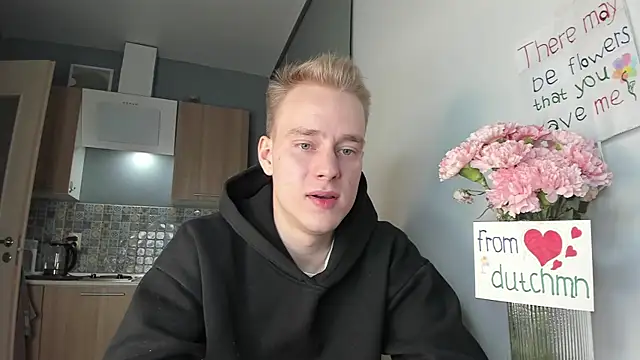 Snapshot of Kevin_Young_Cat chatting on October 12, 4:50 pm Kevin Young Cat online show from October 12, 4:50 pm