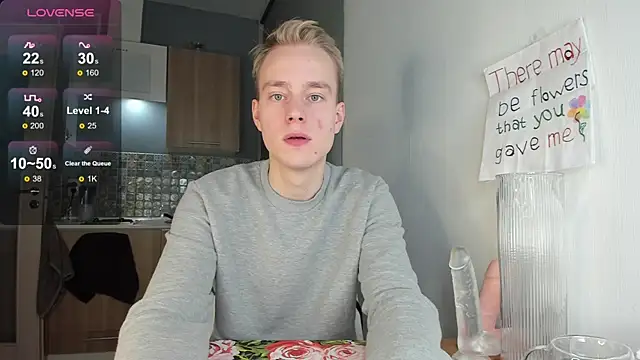 Snapshot of Kevin_Young_Cat chatting on October 29, 3:25 pm Kevin Young Cat online show from October 29, 3:25 pm