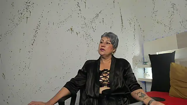 JaddeWalker online show from October 5, 11:30 am