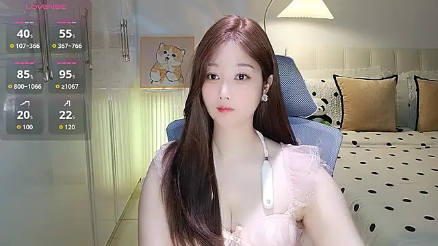 Snapshot of Xiaotantan-99 chatting on May 17, 7:32 pm Xiaotantan-99 online show from May 17, 7:32 pm