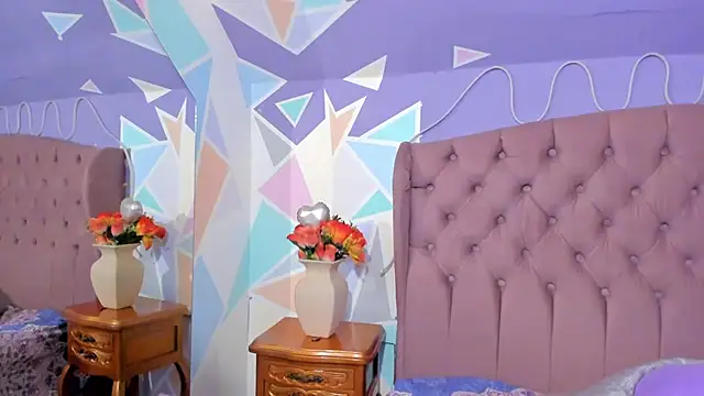 CloeyGraweing online show from November 26, 11:55 am