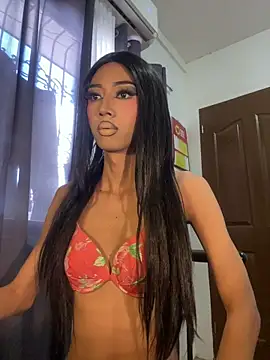 YourTiffanyX online show from July 6, 2:52 am
