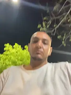 Snapshot of Alejand276765 chatting on October 13, 12:10 am Alejand276765 online show from October 13, 12:10 am