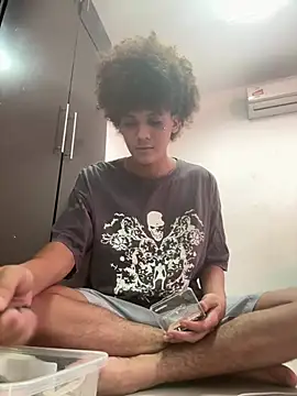 Snapshot of Max_Rain chatting on July 13, 9:28 pm Max Rain online show from July 13, 9:28 pm