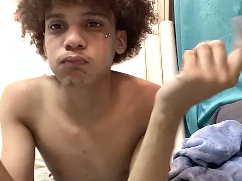 Snapshot of Max_Rain chatting on July 16, 2:50 am Max Rain online show from July 16, 2:50 am