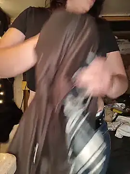 Snapshot of Britania666 chatting on February 16, 5:25 am Britania666 online show from February 16, 5:25 am