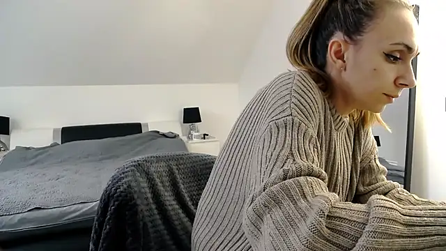 ArabianMalikah online show from February 18, 8:21 am